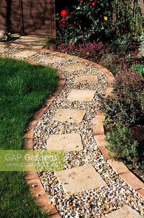 Stone Patio Designs, Brick Edging, Walkway Landscaping, Pathway Landscaping, Garden Paving, Gravel Path, Garden Walkway, Stone Path, Garden Path