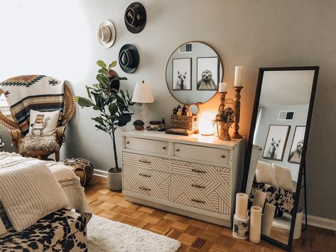 Styled Dresser Top, Bedroom Dresser Storage Ideas, Circle Mirror Dresser, Dresser No Mirror Ideas, Dressers With A Mirror, Dresser With No Mirror Ideas, Dresser With Mirror On Wall, Dresser With Circle Mirror, Dresser Set Up