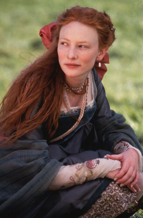 Cate Blanchett in Elizabeth (1998) Elizabeth Movie, Facts About Queen Elizabeth, Elizabeth The Golden Age, Elizabeth 1998, Tudor Costumes, The Other Boleyn Girl, Catherine Élise Blanchett, Anne Boleyn, Costume Drama