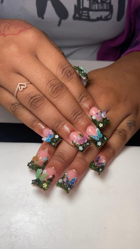 Short Flower French Tip Nails, Grass Duck Nails, Short Decorated Nails, Grass Nail Designs, Flower Charms On Nails, Textured Nails Design, Fairy Nail Art Short, Nude Base French Tip, Garden Fairy Nails