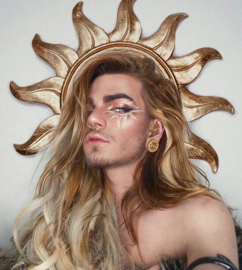 Helios Brushing Hair Pose, Apollo Makeup, Nils Kuiper, Face Ref, Solar Aesthetic, Blonde Man, Arte Inspo, Camp Half Blood, 인물 사진