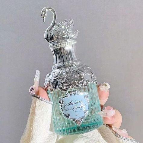 Magic Perfume, Swan Statue, Fountain Sculpture, Princess Perfume, Swan Ballet, Pretty Perfume, Flower Knows, Pretty Perfume Bottles, Perfume Bottle Design