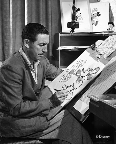 Walt at the drawing board, circa 1947 | 23 Incredible, Rarely-Seen Photos From The Disney Archives Walt Disney Paris, Disneysea Tokyo, Walter Elias Disney, Very Important Person, Steamboat Willie, Film Disney, Bd Comics, Disney Life, Jim Henson