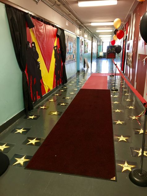 Teacher Appreciation Decor Party Ideas, Red Carpet Classroom, Red Carpet Ideas Entrance, Red Carpet Classroom Theme, Red Carpet School Theme, Red Carpet Gala Theme, Red Carpet Teacher Appreciation Week, Red Carpet Theme Decorations, Red Carpet Theme Party Decoration