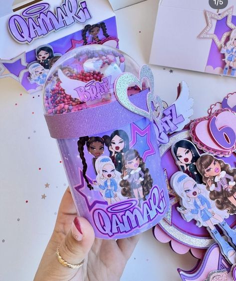 Bratz Dolls Themed Party, Bratz Dolls Party Decorations, Bratz Dolls Birthday Party Theme, Bratz Party Treats, Bratz Party Favors, Bratz Birthday Party, Bratz Birthday Party Ideas, Bratz Accessories, Bratz Birthday