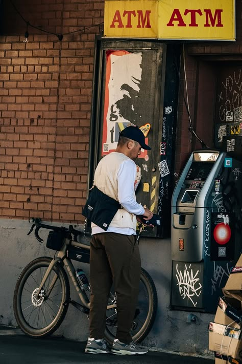 Porter Yoshida Style, Pas Normal Studios Cycling, Cycling Aesthetic, Musette Bag, Bike Outfit, Porter Bag, Urban Fashion Photography, Pas Normal Studios, Commuter Style