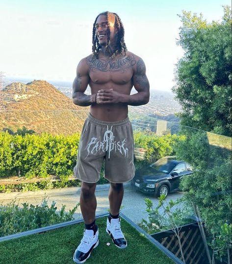 Jay Hefner, Ball Greezy, Gym Men Motivation, Black People Tattoos, Attractive Black Men, Leg Sleeve Tattoos, Leg Tattoo Ideas, Hispanic Men, Dark Skin Men