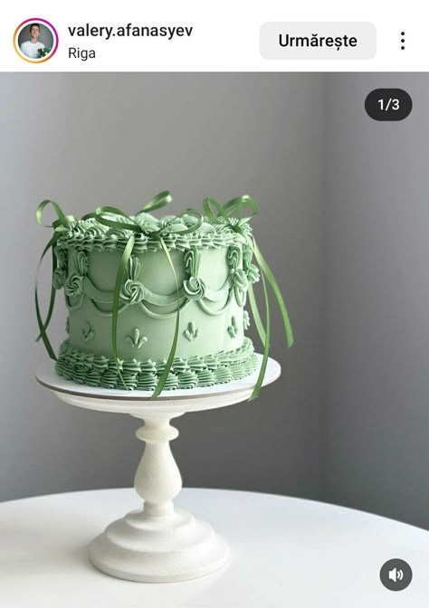 Green Cakes Ideas, Matcha Cake Design, Olive Green Cake, Sage Green Cake Ideas, Cake Verde, Green Vintage Cake, Green Cake Design, Sage Green Birthday Cake, Green Birthday Cake