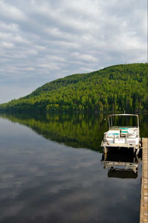 Summer morning on the lake. #summer #lake #nature #morning #pontoon #boat #summermorning #aesthetic #goodmorning #calm #cottage #cotty #camp Pontoon Aesthetic, Pontoon Boat Aesthetic, Boat Aesthetic, Lake Aesthetic, Solar Return, Boat Lake, Lake Summer, Pretty Views, Lake Boat