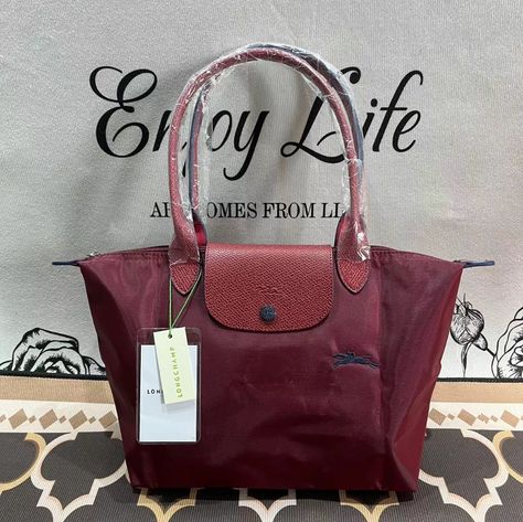 Long Champ Bag, Longchamp Shoulder Bag, Longchamp Red, Handbag School, Longchamp Tote, Longchamp Bag, Longchamp Bags, Suede Tote, Medium Handbags