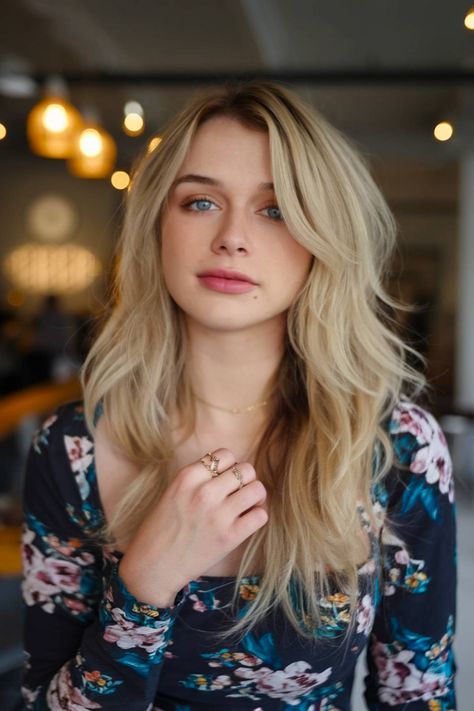 15+ Long Hairstyles with Side Parts You Have to See in 2025 Shag With Side Part, Long Layered Shag, Trendy Long Hairstyles, Layered Shag, Curly Lob, Choppy Layers, Oval Face Shapes, Long Bangs, Long Locks