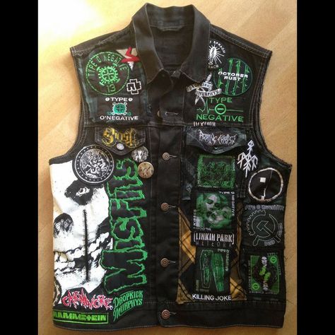 battlevest type o negative green Hardcore Aesthetic, Metal Vest, Vest Ideas, Battle Jackets, Battle Vest, Punk Fashion Diy, Patch Pants, Punks Not Dead, Crust Punk