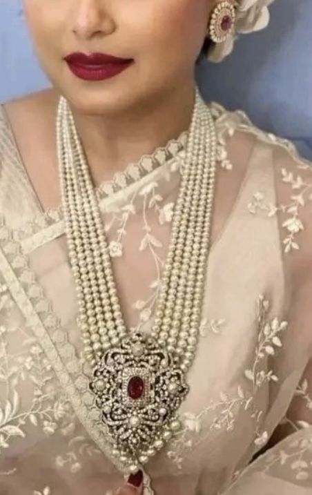 Rani Har, Moti Set, Dupatta Draping, Pearl Jewelery, Jewellry Box, Wedding Jewelry Sets Bridal Jewellery, Bridal Necklace Designs, Neck Pieces Jewelry, Diamond Mangalsutra