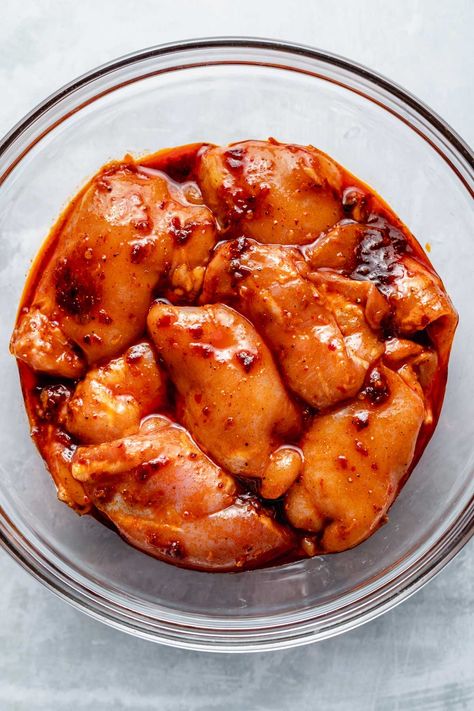 Sweet and Spicy Honey Harissa Marinade Hot Honey Chicken Marinade, Honey Harrisa Chicken Recipe, Harissa Marinade, Honey Harissa Chicken Marinade, Honey Harrisa Chicken Cava, Honey Harissa Chicken Cava, Honey Harissa Chicken, Honey Marinade, Honey Chicken Breast