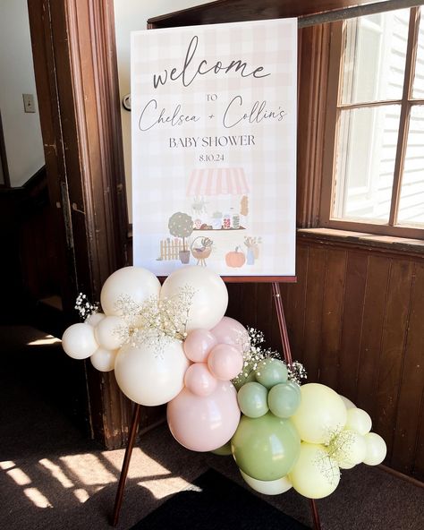 Locally Grown Baby! 🐓🐄👩🏻‍🌾🥕🌽💕 All the Farmer’s Market vibes for the most adorable baby shower! We can’t wait to meet baby G in just ONE more month! 🥹💕 📍Sugar Grove School & Church 🧁 & thumbprints: Aurelio’s Bake Shop 🍪: The Bake My Day Cookie Company Locally Grown Baby Shower Centerpieces, Locally Grown Baby Shower Theme, Farmers Market Baby Shower Theme, Farmers Market Birthday Party, Farm Baby Shower, Cookie Company, Farm Baby, The Farmer, Baby G