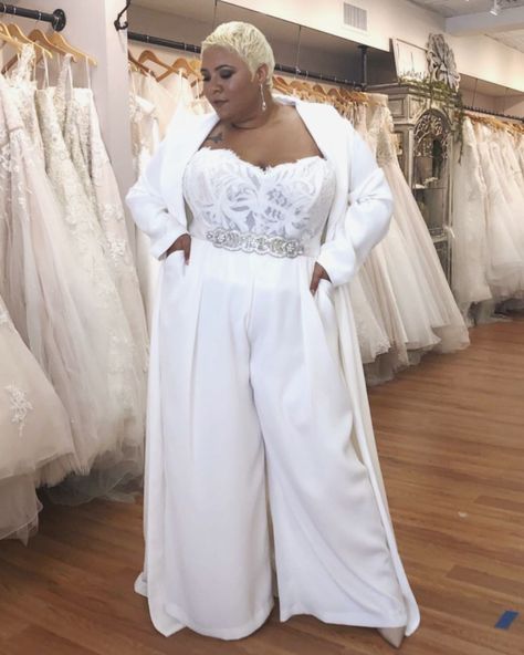 Ivory & Main - Plus Size Bride en Instagram: “The Pant Suit!! You all LOVED this pant suit! @jus_me0504 looked so amazing, we got so many DMs and messages about this pant suit!…” Enby Wedding, Wedding Pantsuit The Bride, Nonbinary Wedding Outfit, Wedding Reception Outfit For Bride, Suits For Bride, Nonbinary Wedding, Wedding Dress Mini, Wedding Suits For Bride, Jumpsuit Wedding Dress