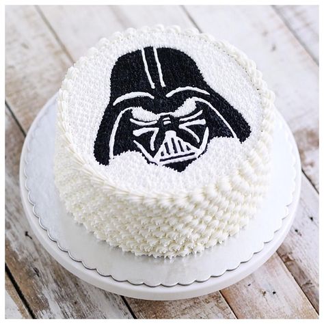 Darth Vader Cute Star Wars, Star Wars Cake Toppers, Star Wars Birthday Cake, Star Wars Cookies, Cake Cute, Star Wars Cake, Cute Star, New Cake, Star Wars Birthday