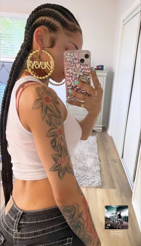 Baddie Mirror Pics, Baddie Tattoos, Places To Get Tattoos, Mirror Flicks, Henna Inspired Tattoos, Henna Tattoo Hand, Natural Face Skin Care, Protective Hairstyles Braids, Mirror Pics