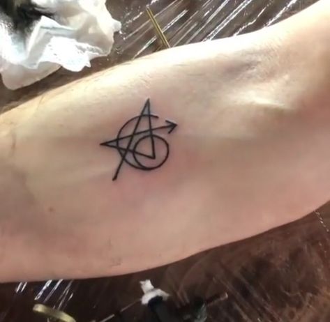 Captain America Tattoo, Chris Evans Tattoos, Avengers Tattoo, Avengers Captain America, Marvel Tattoos, Skull Tattoos, Tattoo Idea, Deathly Hallows Tattoo, A Tattoo