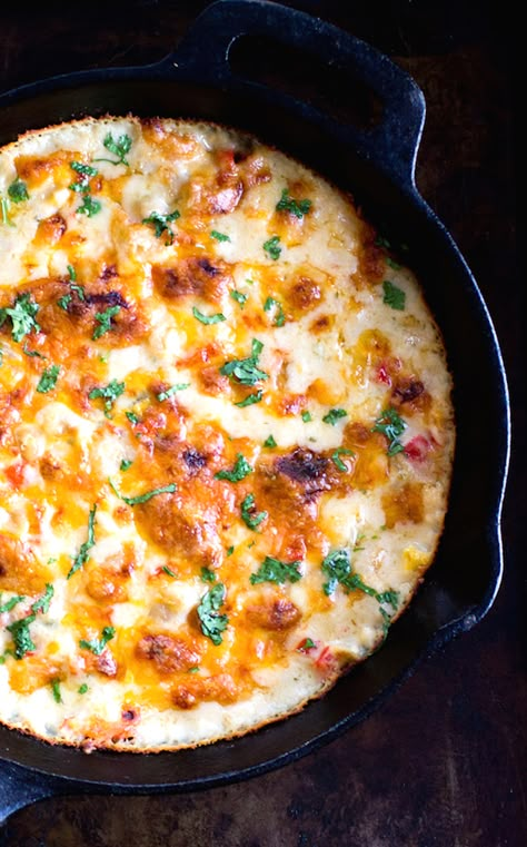 White Chicken Chili Dip, Chicken Chili Dip, Cheesy Dip Recipes, Chili Dip, Cheesy Dip, Iron Skillet Recipes, Dips And Appetizers, Cast Iron Skillet Recipes, Cast Iron Recipes