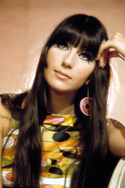 60s Fashion Icons, Cher 60s, Cher Hair, Cher 70s, Cher Outfits, 60s Icons, Cher Photos, Patti Hansen, Lauren Hutton