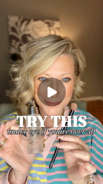 Amy Shrum on Instagram: "Next time you apply your makeup, try setting under eye with a hydrating setting spray instead of powder.   I love using a setting spray as I talk with my face a lot 🤪🤪🤪 I want my under eye to be moveable and flexible, which often times with powder it just kinda cracks and cakes on me. This helps with setting your concealer while not emphasizing texture.   I LOVE Seints Fixate Spray! It’s got Aloe Vera and Coconut Water to help soothe and hydrate! These are a natural moisturizer that help plump the skin! It also contains Niacinamide that’s going to help with hyperpigmentation.   Comment “FIX” and I’ll send ya the info if you’re looking for an amazing setting spray! ❤️ but any hydrating setting spray will work!!   #easymakeup #over40makeup #over30makeup #over50mak Best Setting Spray, Hydrating Setting Spray, Natural Moisturizer, Beauty Makeup Tips, Setting Spray, Coconut Water, All Things Beauty, Simple Makeup, Beauty Make Up