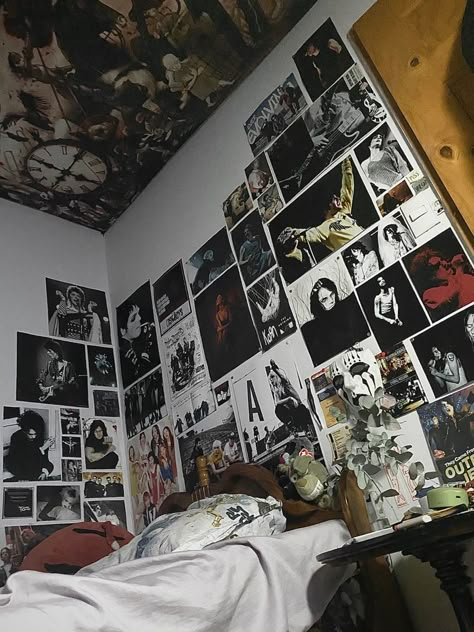 Room Filled With Posters, Grunge Room Posters, Metalhead Room Decor, Street Room Aesthetic, Metalhead Room, Edgy Bedroom, Alt Room Decor, Dark Bedroom Ideas, Emo Room