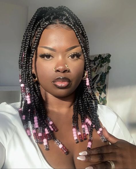 Black Braids With Pink Beads, Black Hair With Beads, Short Black Braids, Braids With Pink Beads, Braids With Beads Short, Braids With Pink, Hair With Beads, Pink And Black Hair, Corn Rows