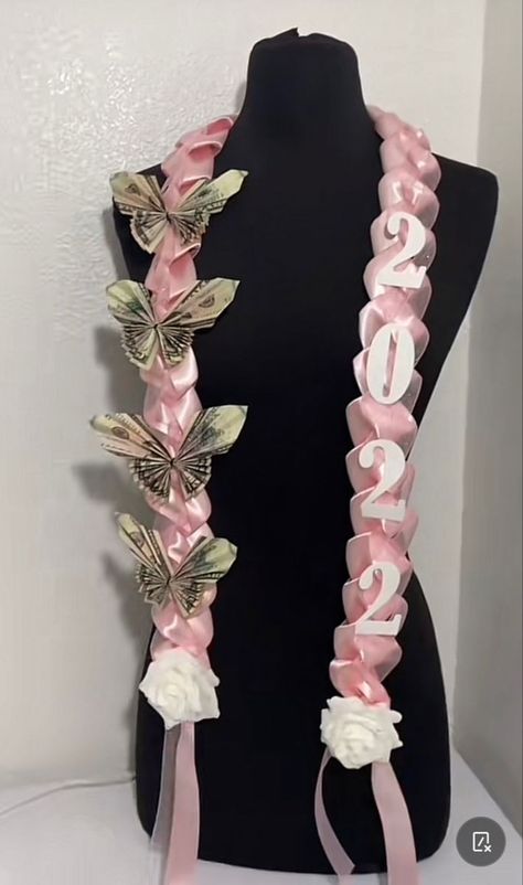 Graduation Leis Diy Ribbons, Wrestling Party, Graduation Leis Diy, Mums Homecoming Ideas, Mums Homecoming Senior, Senior Crown Ideas, Graduation Cap Decoration Diy, Senior Crown, Diy Graduation Gifts