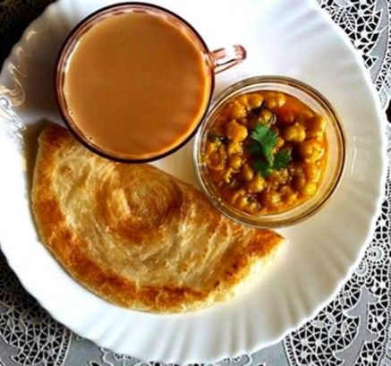 Desi Nashta Pakistani, Chai Paratha, Pakistani Breakfast, Desi Breakfast, Pakistani Desserts, Brunch Items, Breakfast Cafe, Desi Aesthetic, Pakistani Food