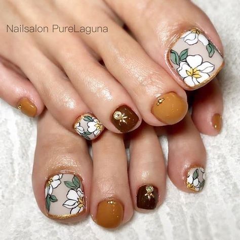 Nails Gel White, Fall Pedicure Ideas Toes Toenails, White Design Nails, Trendy Nails Gel, Fall Pedicure Ideas, Toenail Art, Feet Nail Design, Design Nails, Toe Nail Designs