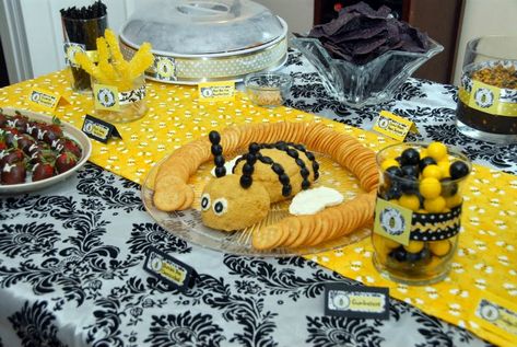 Manic Mama Miles: Party Cheeseball Bee Shaped Cheese Ball, Bee Party Food Ideas Savory, Bee Themed Fruit Tray, Bumble Bee Cheese Ball, Bee Themed Snacks Parties Food, Bee Shower Food, Bee Themed Food Snacks, Bee Fruit Platter, Bee Themed Birthday Party Food