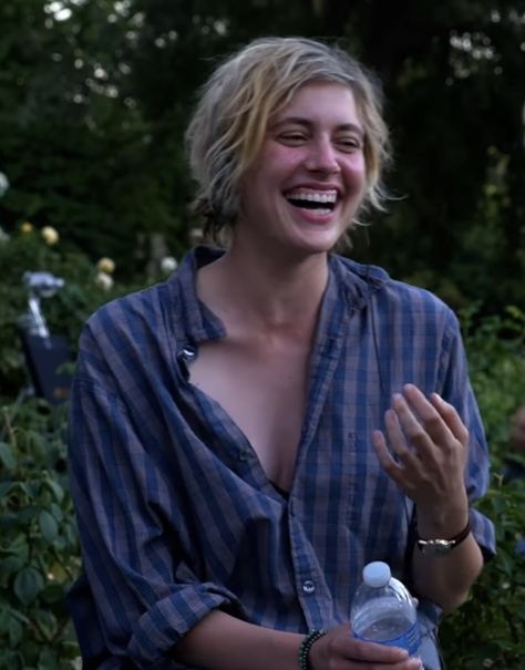 Ladybird Greta Gerwig, Greta Gerwig Directing Aesthetic, Greta Gerwig Lady Bird, Greta Gerwig 20th Century Women, Female Rage Films, Women In Film, Women Laughing, Female Directors, Slay Girl