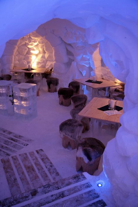 Faces Pop Off the Walls Inside Germany's Incredible Ice Hotel - My Modern Metropolis Festival Signage, Snow Bar, Snow Forts, Ski Dubai, German Alps, Ice Bar, Ice House, Ice Hotel, Ice Bars