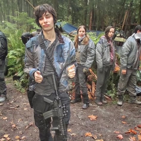 Devon Bostick The 100, The 100 Bts, Jasper Jordan, Rodrick Rules, Rodrick Heffley, Devon Bostick, Filmy Vintage, Diary Of A Wimpy, Diary Of A Wimpy Kid