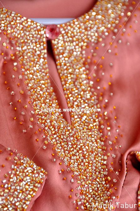 Sleeve Beads Work, Beeds Work On Dress Neck, Beads Embroidery Designs On Neck, Cut Beads Embroidery, Bead Work Embroidery On Kurtis, Beadwork Embroidery Kurtis, Payet Tabur, Hand Work Design, Tambour Beading