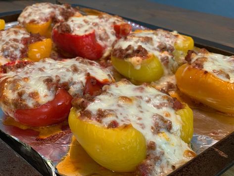 Keto Stuffed Lasagna Bell Pepper Boats | Low-Carb Dinner Idea Pepper Boats, Fat Head Pizza Crust, 40g Protein, Pepper Beef, Keto Stuffed Peppers, Stuffed Peppers Recipe, Low Carb Lasagna, Leafy Green Salads, Ground Italian Sausage