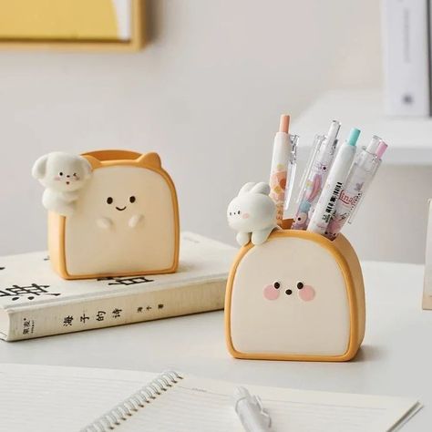 Animal Toast, Cartoon Study, Kawaii Bread, Table Ornaments, Cute Stationary School Supplies, Cute School Stationary, Kawaii Pens, Clay Diy Projects, Tanah Liat