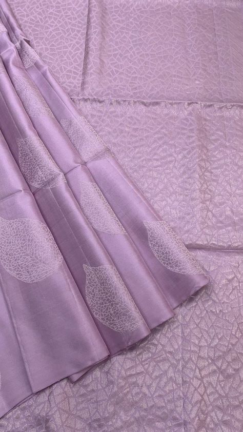 Pastel Colour Saree Indian Weddings, Pastel Purple Saree, Pastel Sarees, Kurti Models, Gold Jwellary, Colour Shade Card, South Indian Wedding Saree, Lavender Colour, Latest Silk Sarees