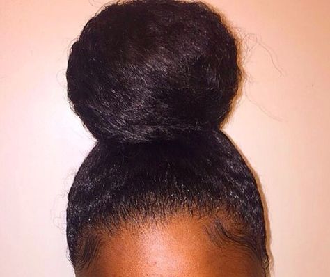 Hairstyles Puff, Slicked Back Hairstyles, Simple Bun, Pelo Afro, High Bun, Slicked Back Hair, Hair Laid, Natural Hair Tips, Hair Crush