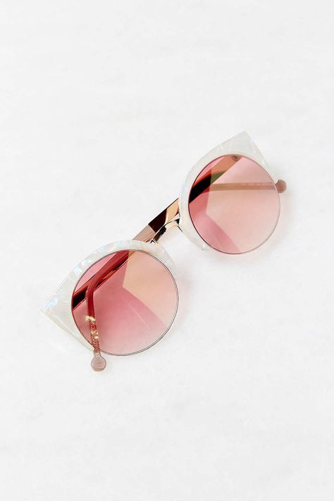 Urban Outfitters Sunglasses, Cat Sunglasses, Cute Sunglasses, Body Chains, White Sunglasses, Cute Glasses, Cat Eyes, Cool Sunglasses, Sunglasses & Glasses