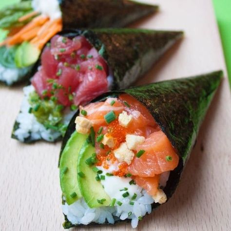 Sushi Roll Recipes, Japanese Food Sushi, Nigiri Sushi, Best Sushi, Get Ripped, Sushi Recipes, Sushi Restaurants, Sushi Rolls, Pretty Food