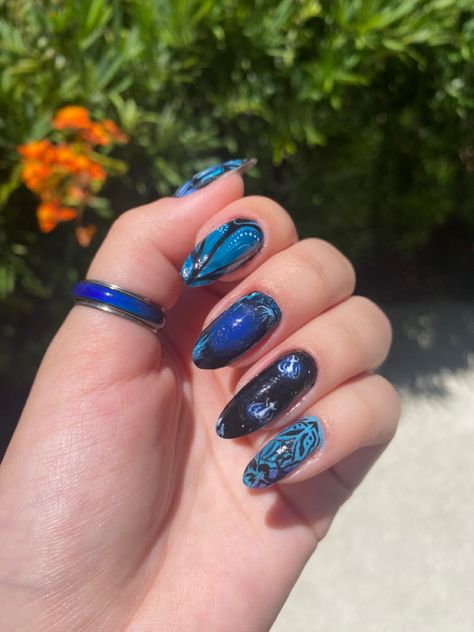 Avatar Themed Nails, Avatar Way Of Water Nails, Avatar Nails Ideas, Avatar Pandora Nails, Avatar Inspired Nails, Avatar Nails Art, Avatar Nails, Water Nail Art, Oval Nails Designs