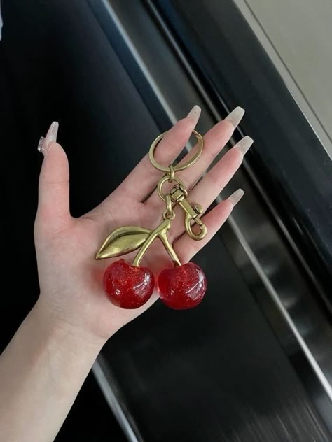 Charms For Bags, Cherry Bag, Cherry Soda, Cherry Charm, Vintage Ootd, Purse Essentials, Women's Bags By Style, Jewelry Fashion Trends, Handbag Charms