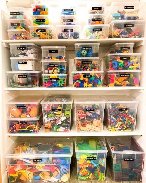 Toy Animal Storage, Toy Cabinet Organization, Big Toy Storage Ideas, Stuff Animal Storage Ideas, Stuffed Animal Organization, Toys Cabinet, Animal Storage Ideas, Stuffed Animal Storage Ideas, Smart Storage Ideas