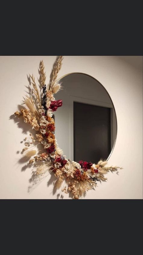 Beautiful mirror fresh home decor idea 2023 Dried Flower Mirror Diy, Mirror Decorated With Flowers, Diy Mirror Frame Flower, Round Mirror With Flowers, Decorated Mirrors With Flowers, Mirrors With Flowers, Mirror Flower Decor, Flower Mirror Diy, Decorating Mirror