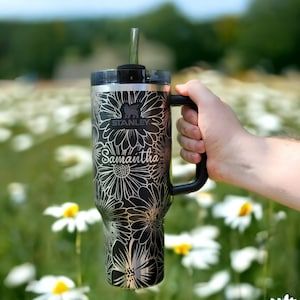 Laser Engraved Daisy Stanley Tumbler Tumbler Laser Engraver, Engraved Stanley Cups, Engraved Tumbler Ideas, Western Cups, Stanley Brand, Engraved Tumblers, Stanley Cups, Laser Projects, Laser Engraved Ideas