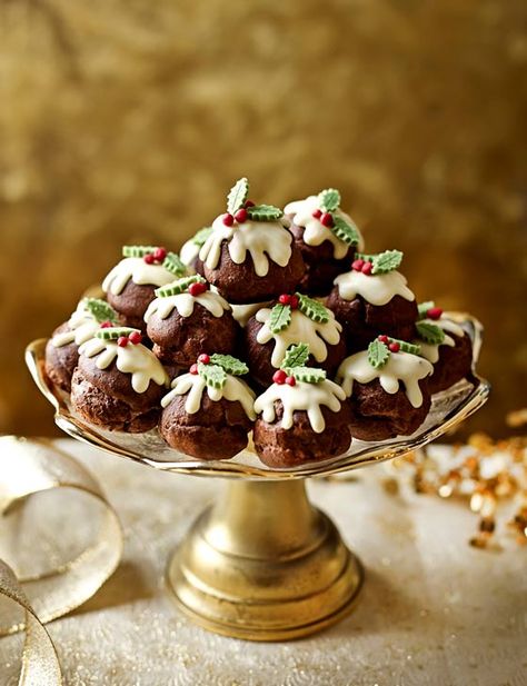 Chocolate profiterole Christmas puddings Christmas Chocolate Desserts, Christmas Afternoon Tea, Christmas Puddings, Profiterole, Christmas Tea Party, Christmas Desserts Easy, Desserts For A Crowd, Christmas Food Desserts, Xmas Food