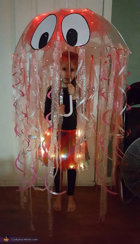 Jelly Fish Umbrella Diy, Homemade Jellyfish Costume, Fish Costumes, Jelly Fish Halloween Costume Diy, Jellyfish Umbrella Costume, Jelly Fish Umbrella Costume, Ocean Theme Costume, Umbrella Jellyfish Costume, Jelly Fish Costume Diy Adult