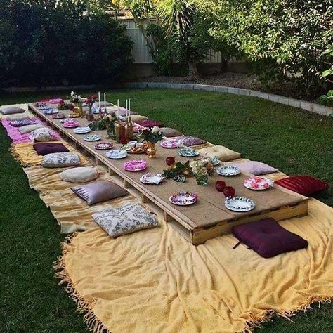 23 Creative Outdoor Wedding Ideas to Try | Page 2 of 2 | StayGlam Backyard Dinner Party, Outdoor Wedding Ideas, Picnic Birthday Party, Backyard Birthday, Backyard Picnic, Picnic Decorations, Picnic Birthday, Boho Picnic, Perfect Picnic